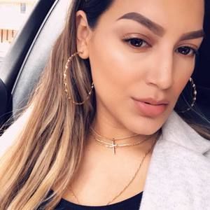 Meet your Posher, Lesly j.